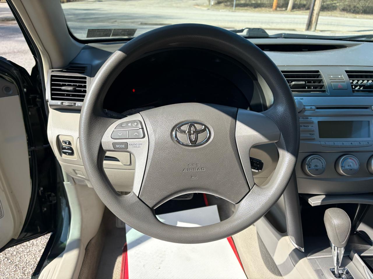 Toyota Camry Base 6-Spd AT 2011