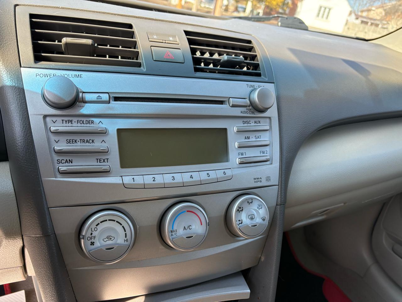 Toyota Camry Base 6-Spd AT 2011