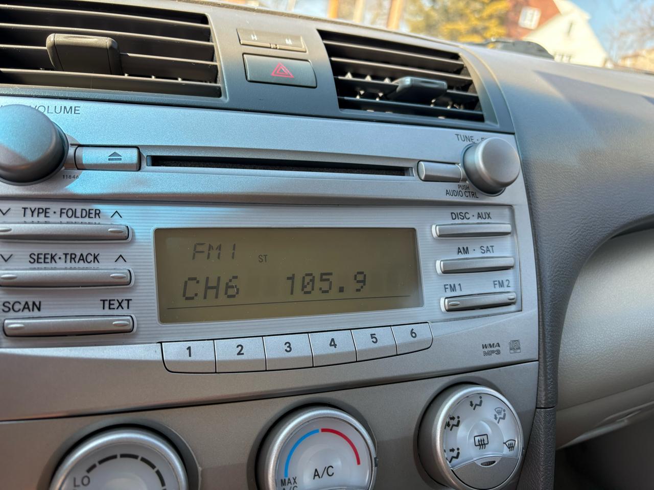 Toyota Camry Base 6-Spd AT 2011