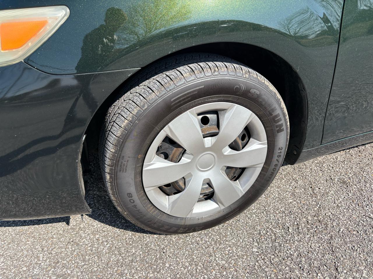 Toyota Camry Base 6-Spd AT 2011