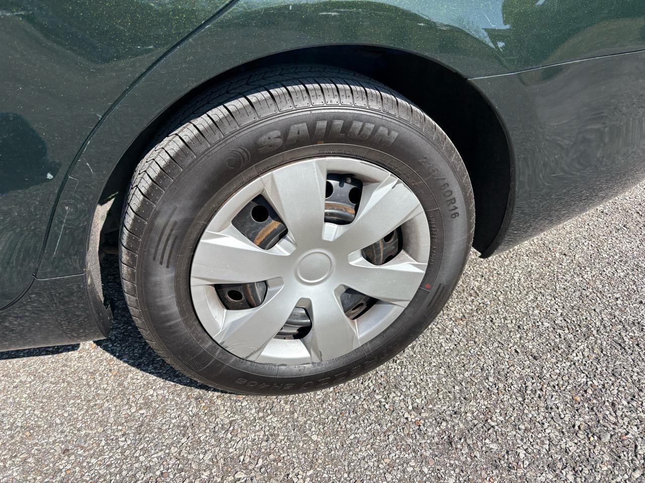 Toyota Camry Base 6-Spd AT 2011