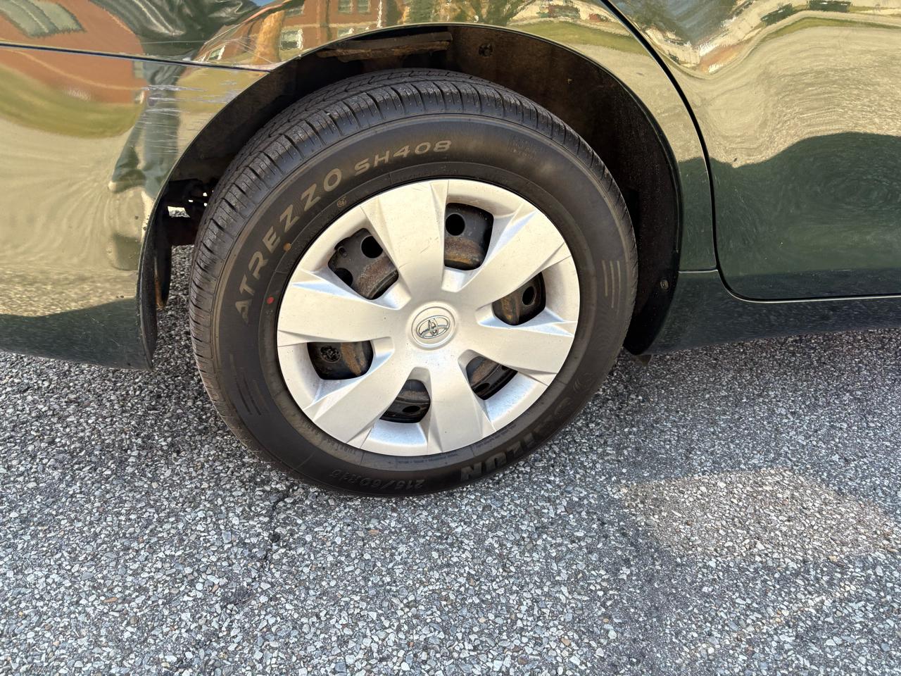 Toyota Camry Base 6-Spd AT 2011