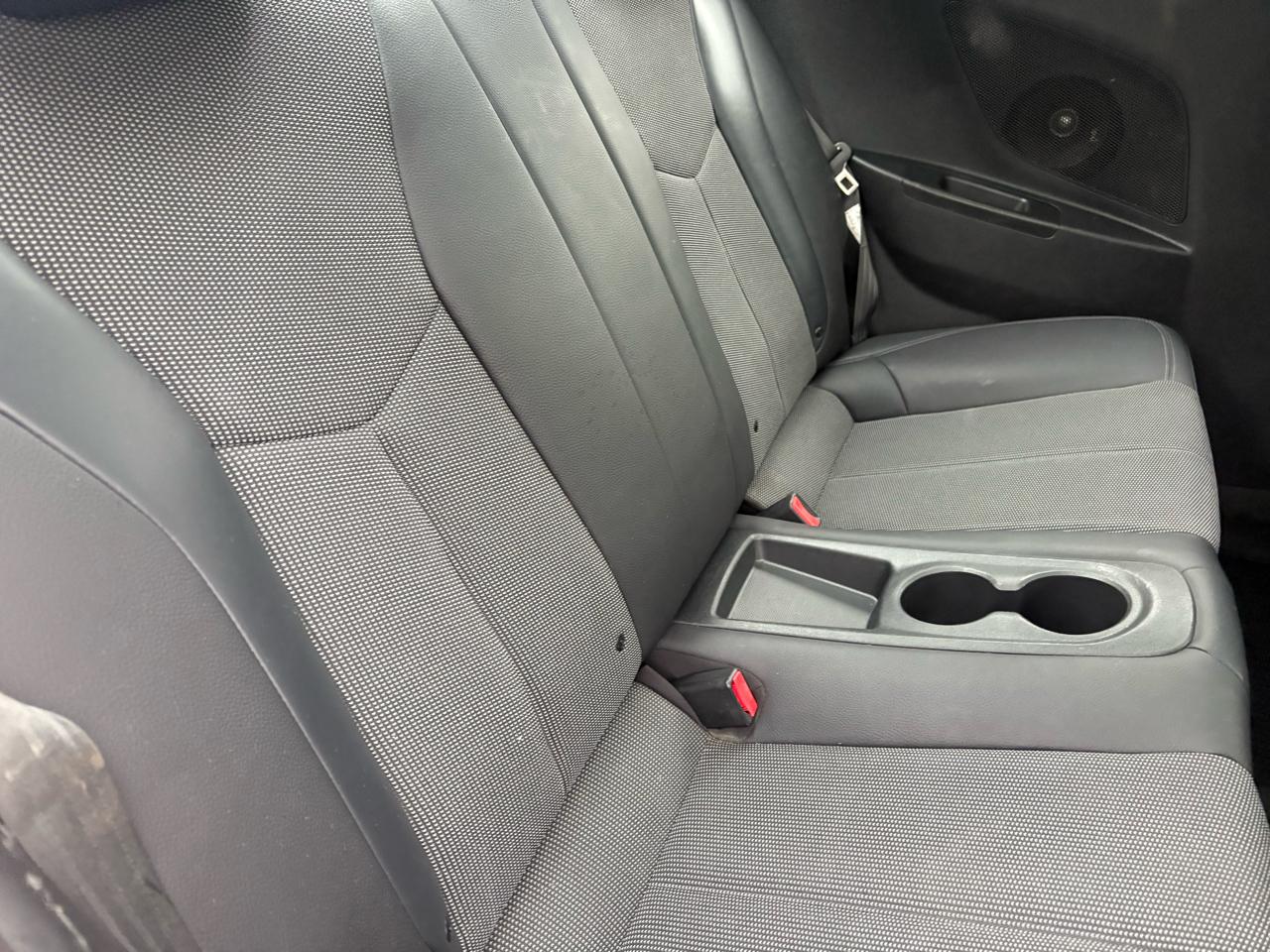 Hyundai Veloster Base 2016