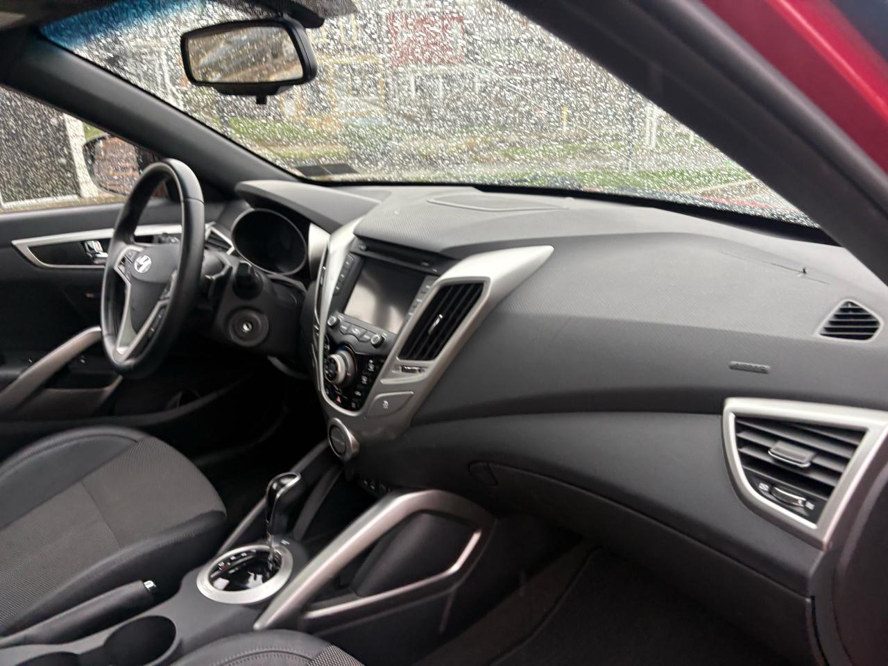 Hyundai Veloster Base 2016