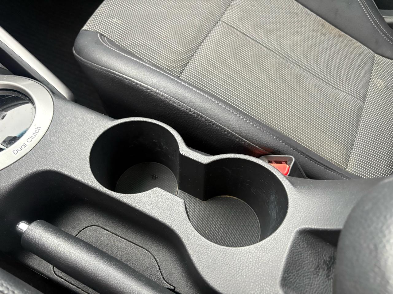 Hyundai Veloster Base 2016