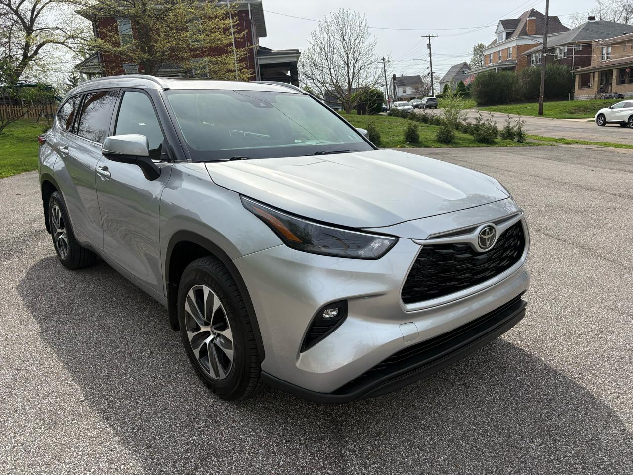 Toyota Highlander XLE Nav AWD V6 2022