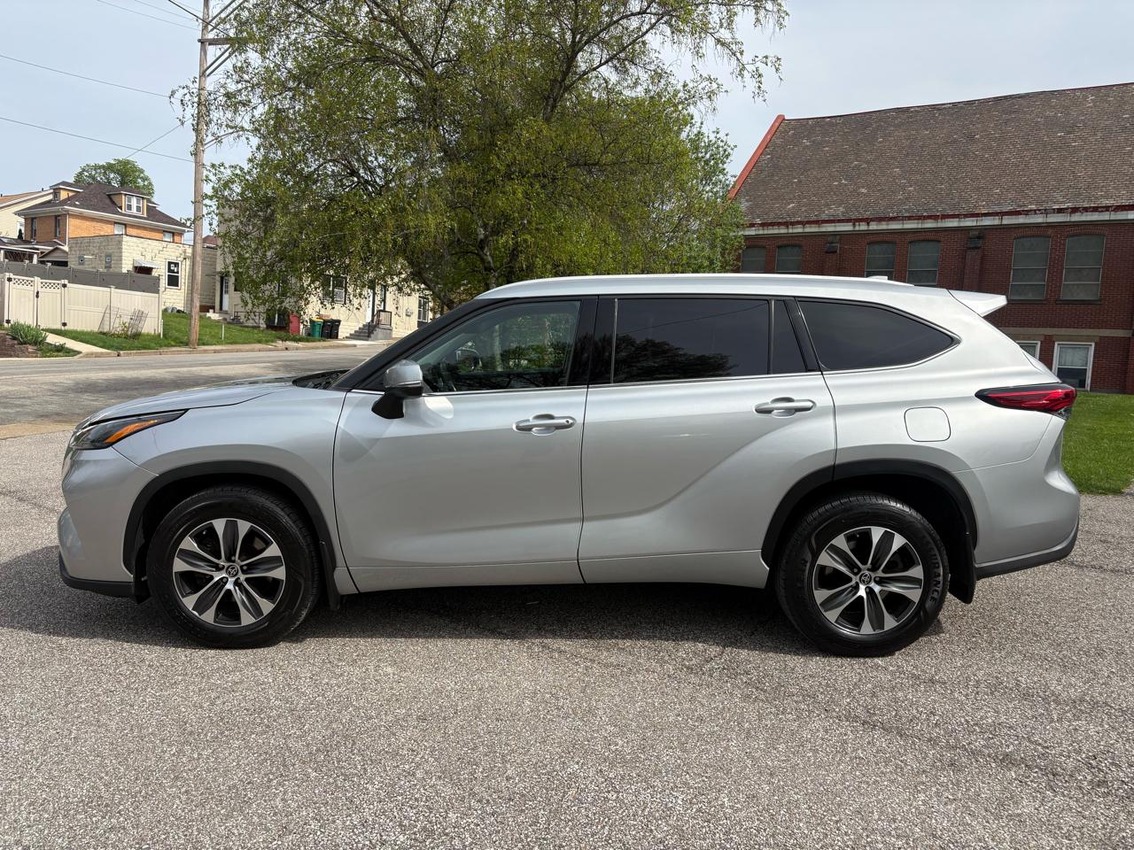 Toyota Highlander XLE Nav AWD V6 2022