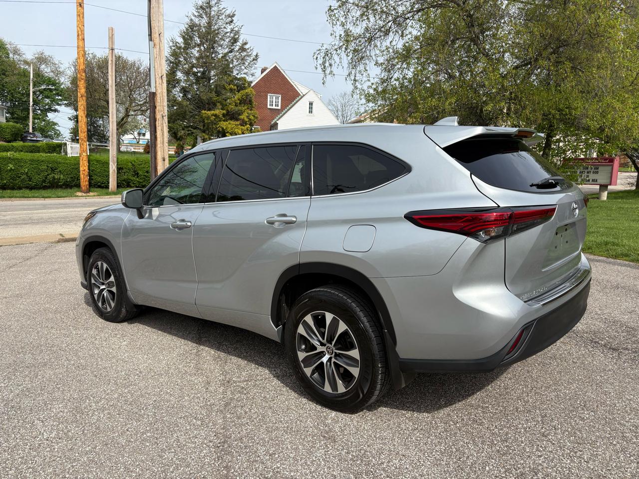 Toyota Highlander XLE Nav AWD V6 2022