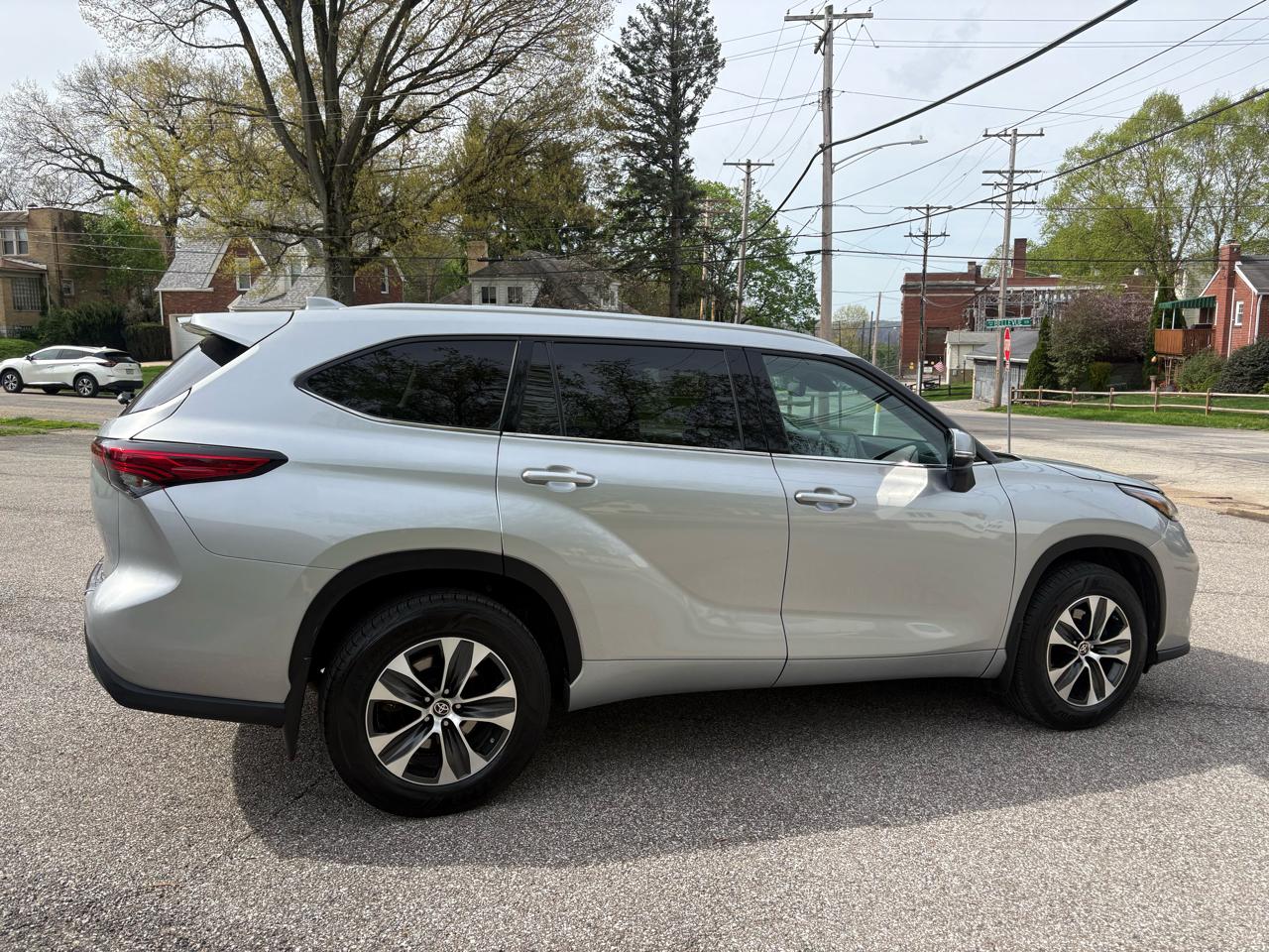 Toyota Highlander XLE Nav AWD V6 2022