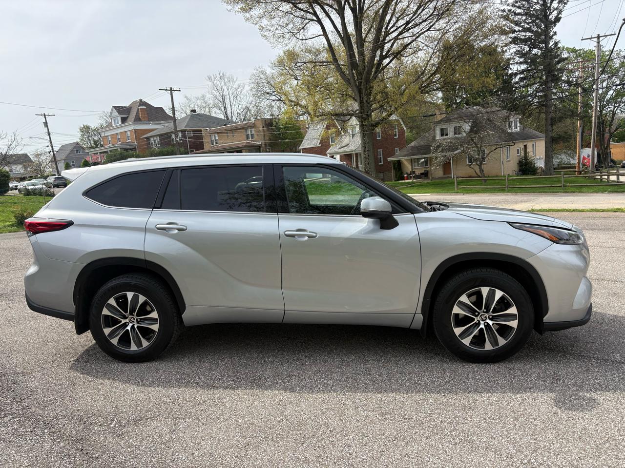 Toyota Highlander XLE Nav AWD V6 2022