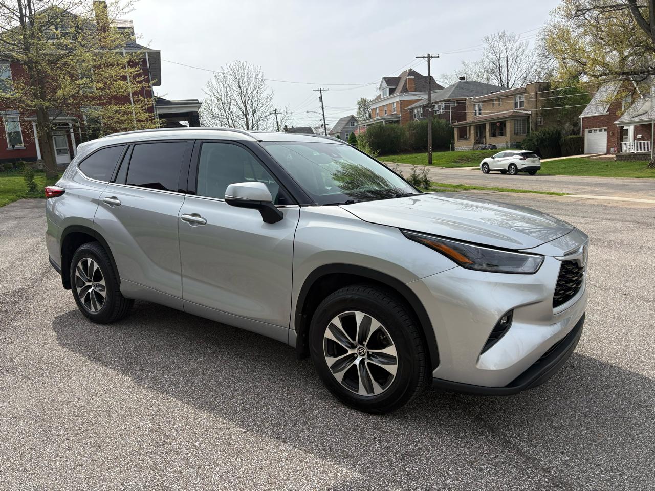 Toyota Highlander XLE Nav AWD V6 2022