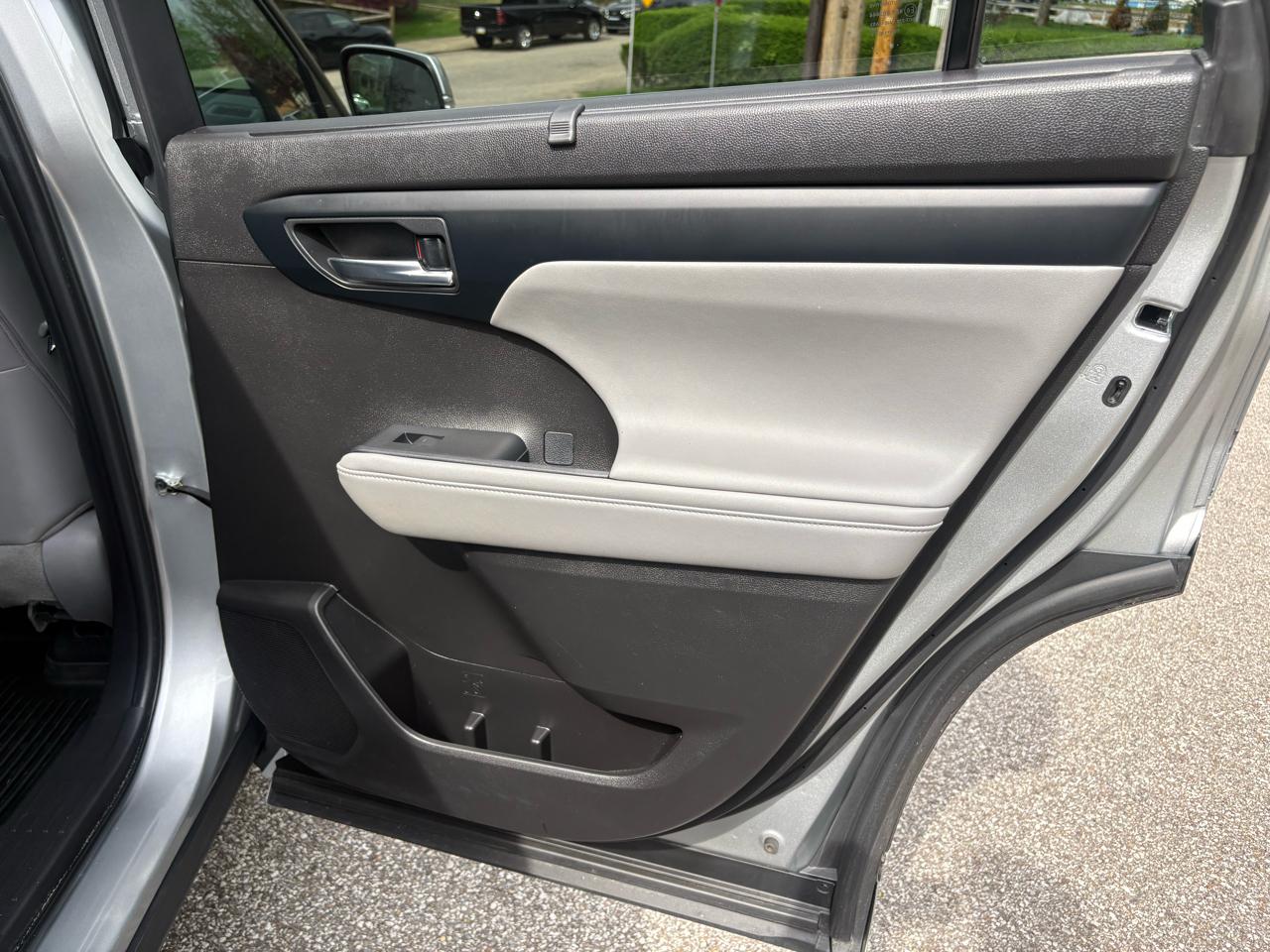 Toyota Highlander XLE Nav AWD V6 2022