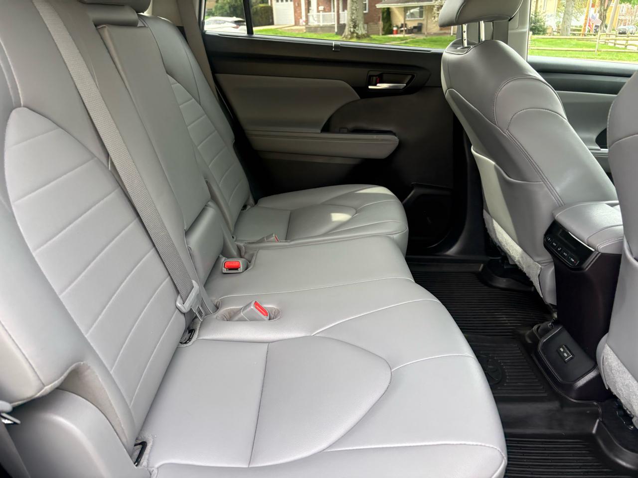 Toyota Highlander XLE Nav AWD V6 2022