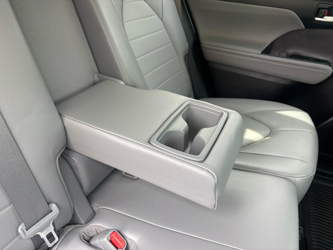 Toyota Highlander XLE Nav AWD V6 2022