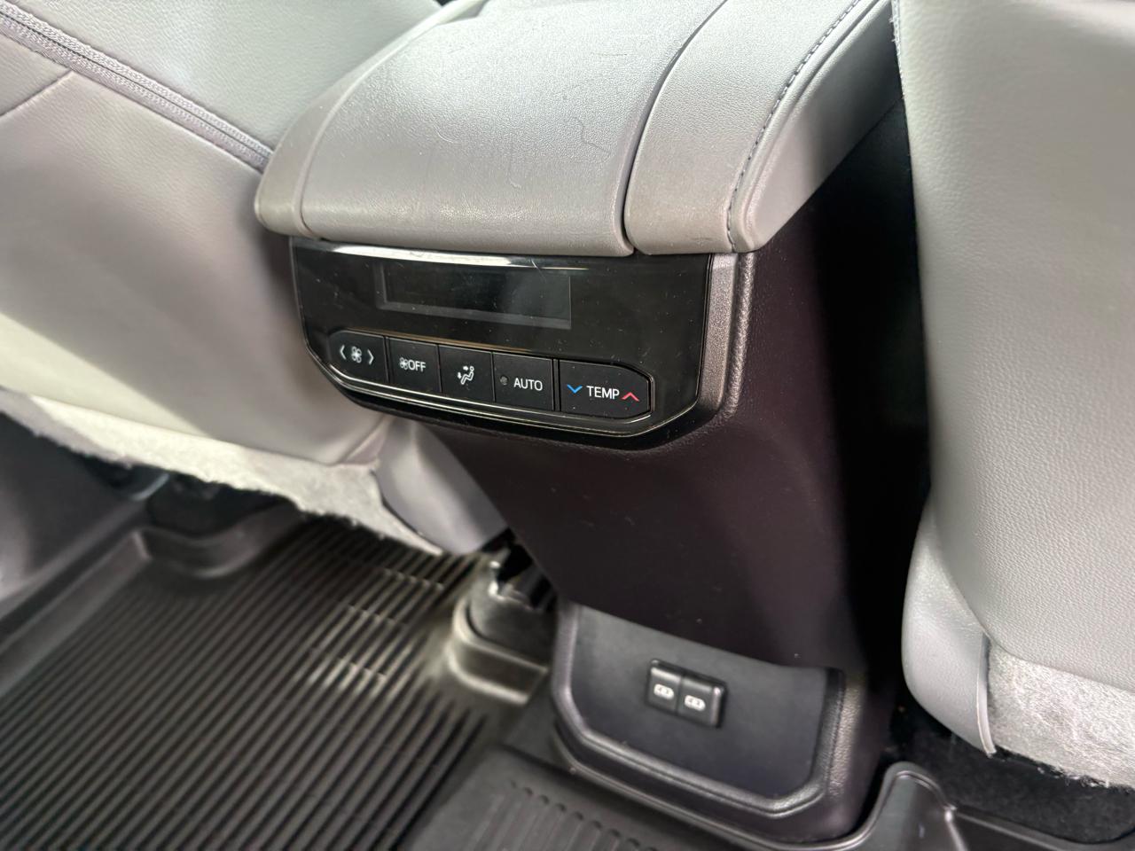 Toyota Highlander XLE Nav AWD V6 2022