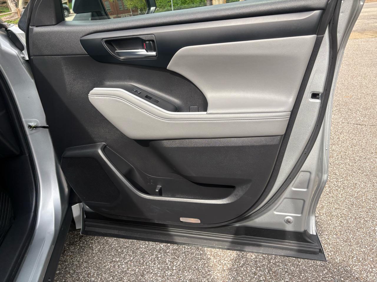 Toyota Highlander XLE Nav AWD V6 2022