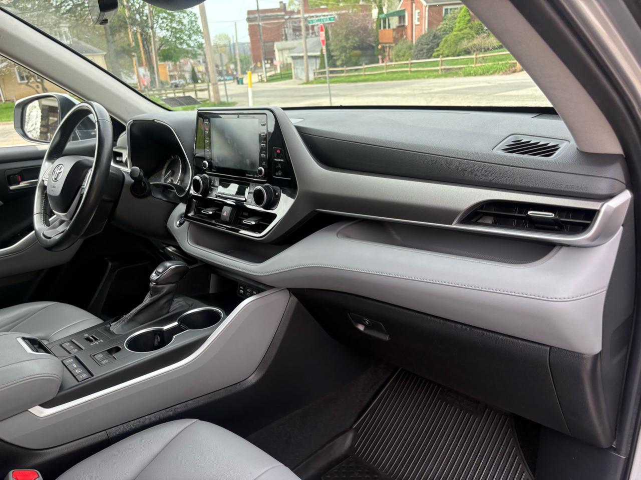 Toyota Highlander XLE Nav AWD V6 2022