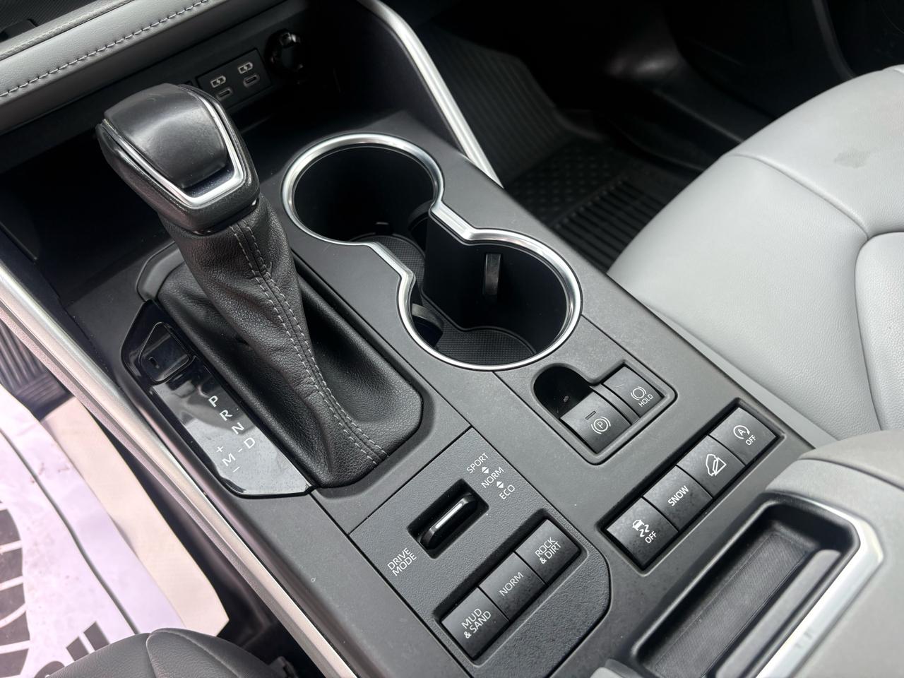 Toyota Highlander XLE Nav AWD V6 2022