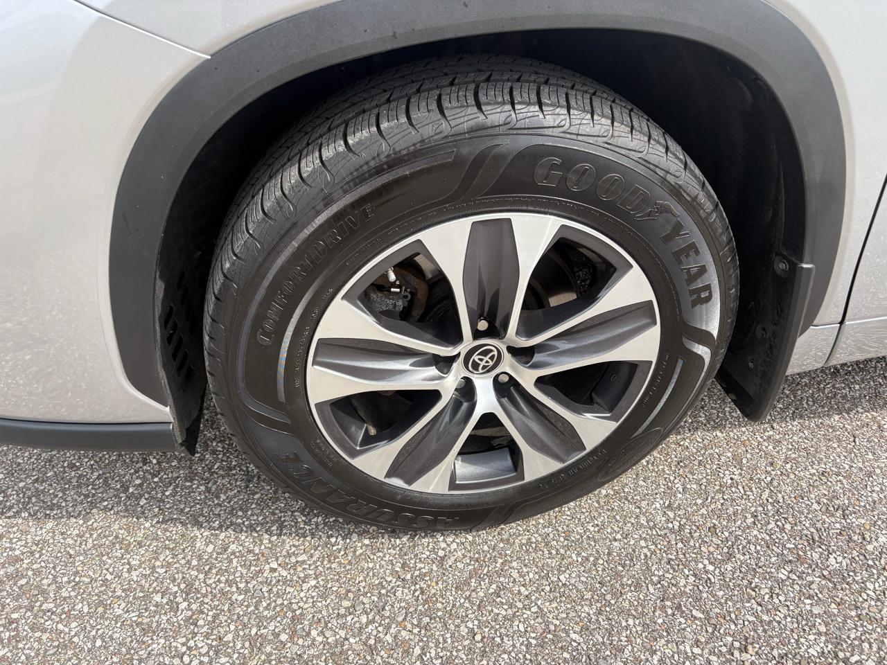 Toyota Highlander XLE Nav AWD V6 2022