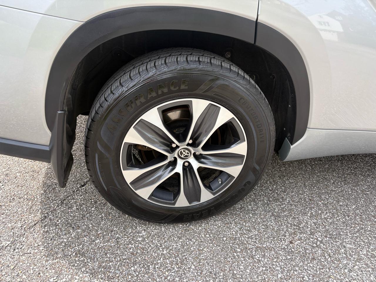 Toyota Highlander XLE Nav AWD V6 2022