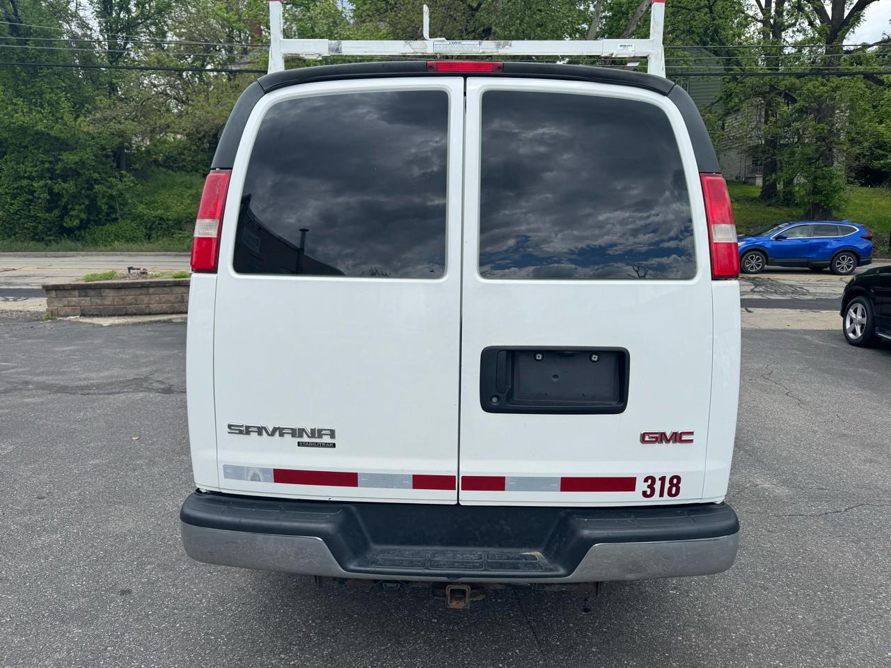 GMC Savana G2500 Cargo 2016