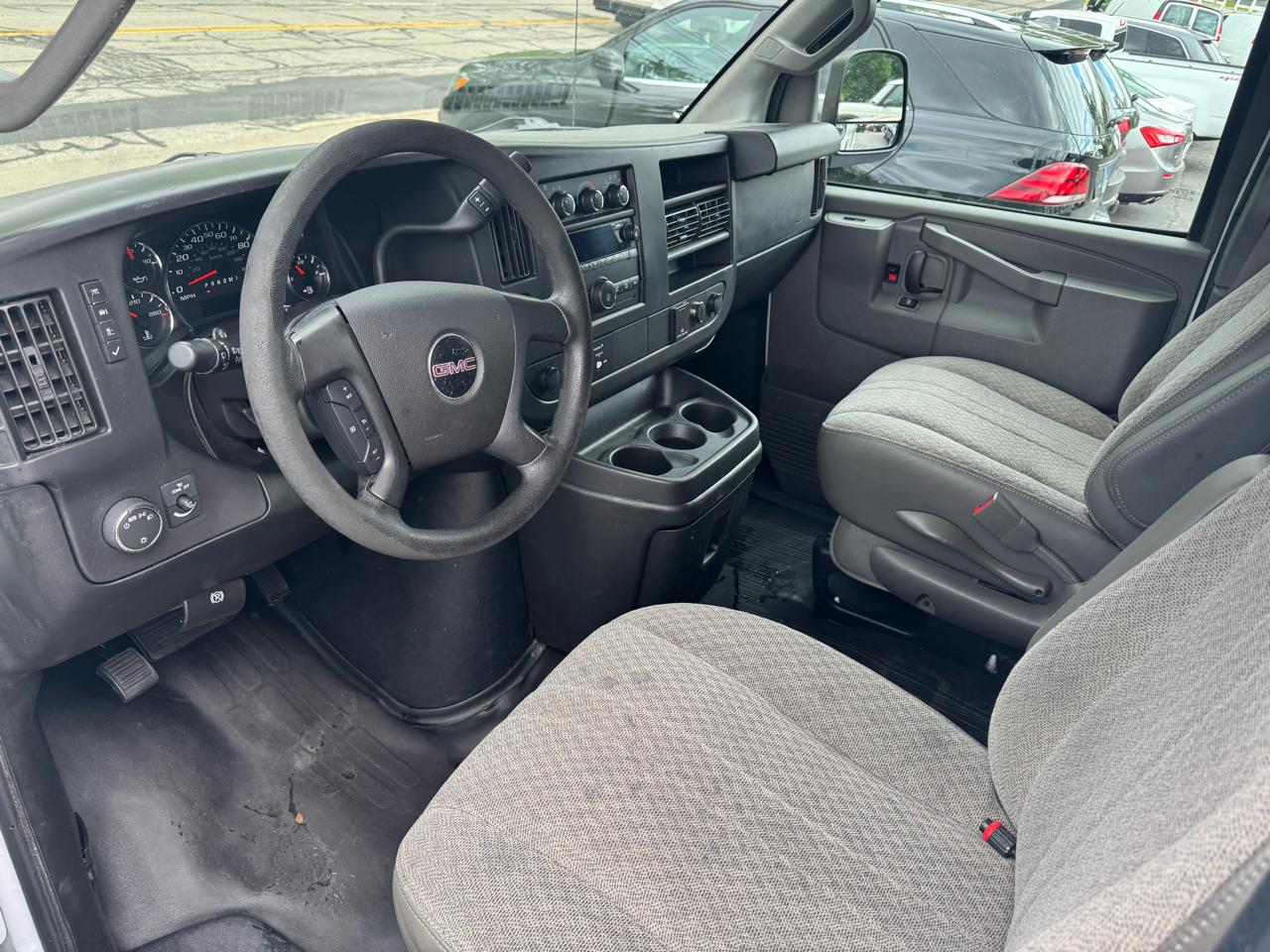 GMC Savana G2500 Cargo 2016