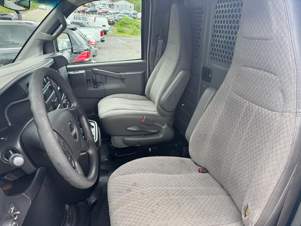 GMC Savana G2500 Cargo 2016