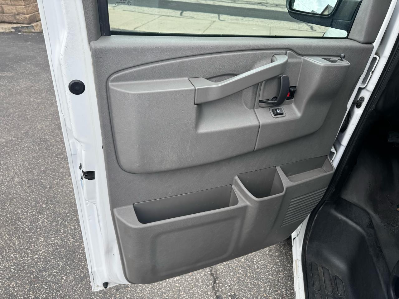 GMC Savana G2500 Cargo 2016