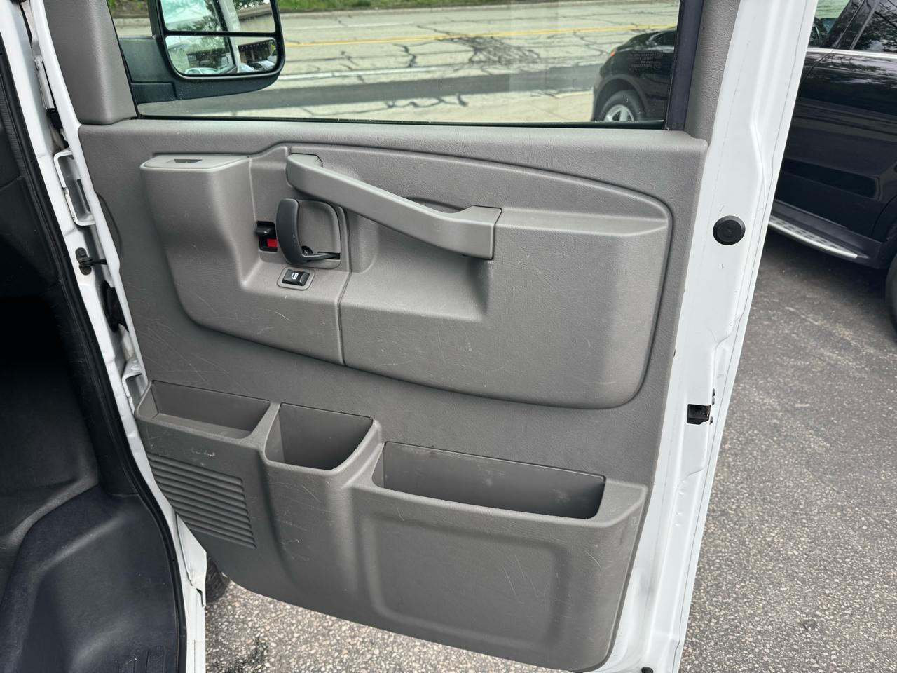 GMC Savana G2500 Cargo 2016