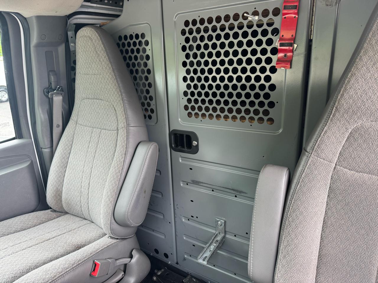 GMC Savana G2500 Cargo 2016