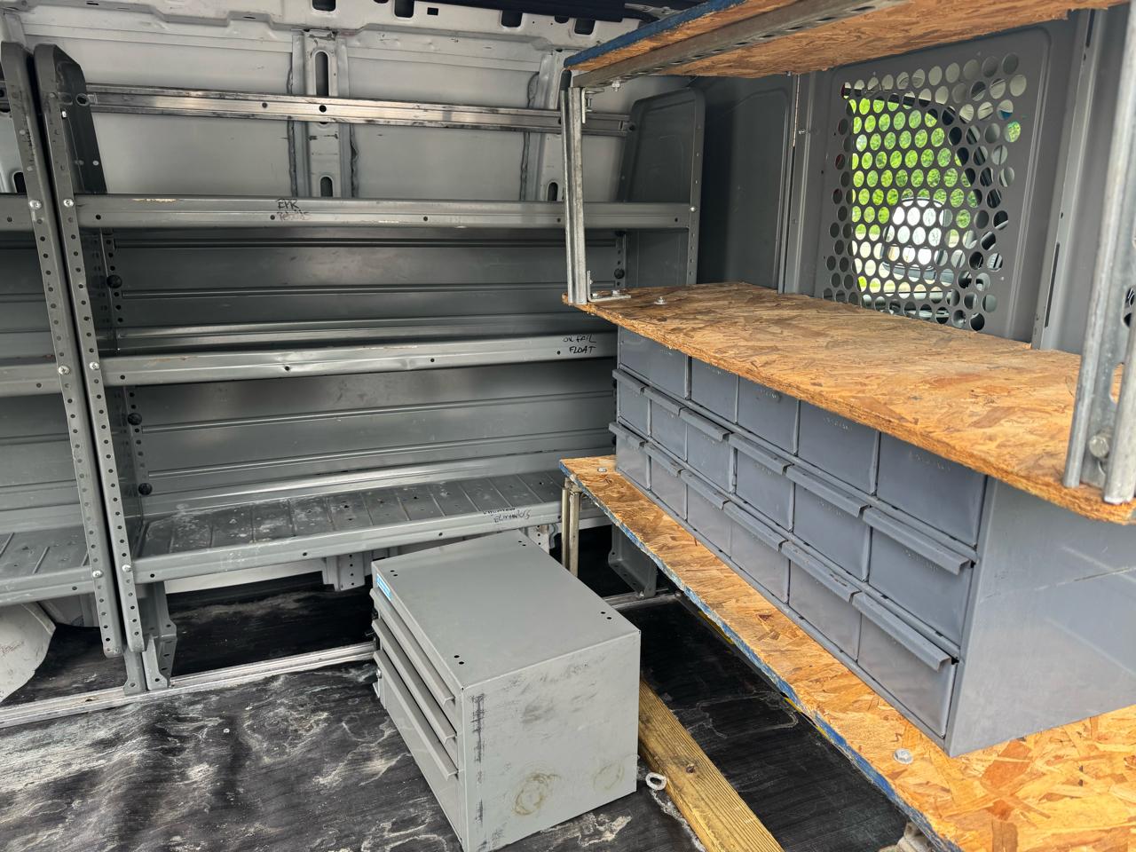 GMC Savana G2500 Cargo 2016