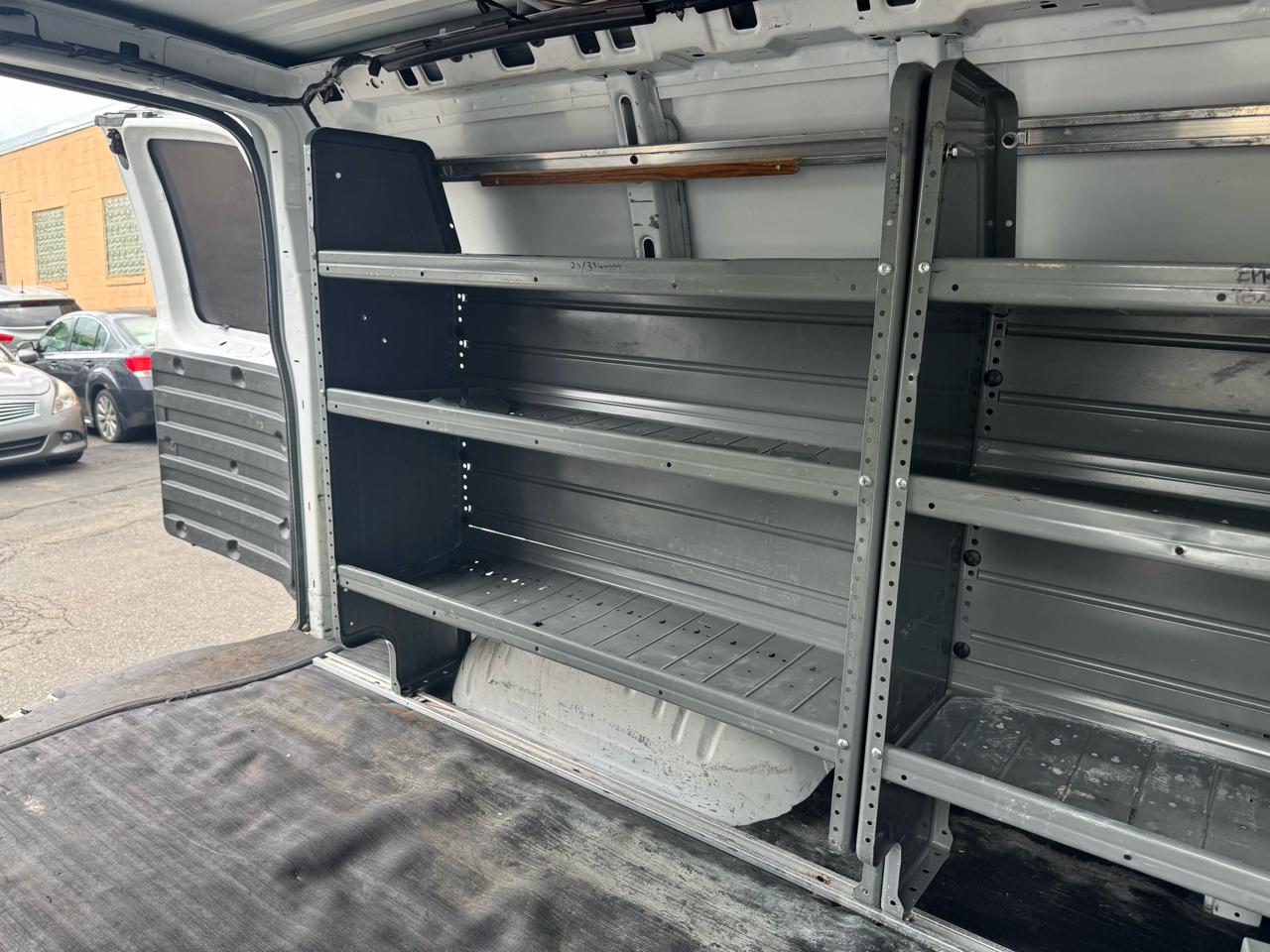 GMC Savana G2500 Cargo 2016