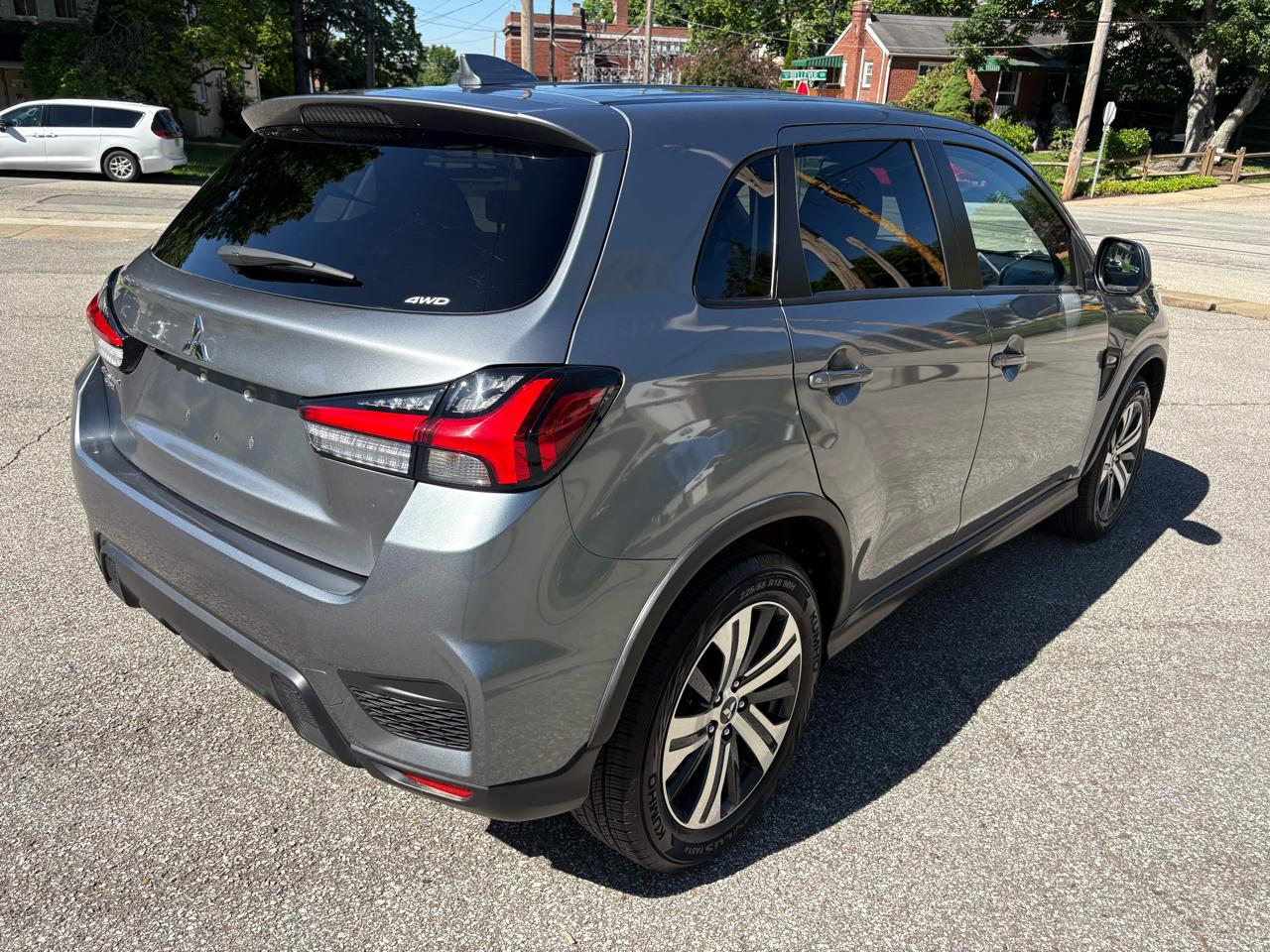 Mitsubishi Outlander Sport 2.0 ES 4WD 2024
