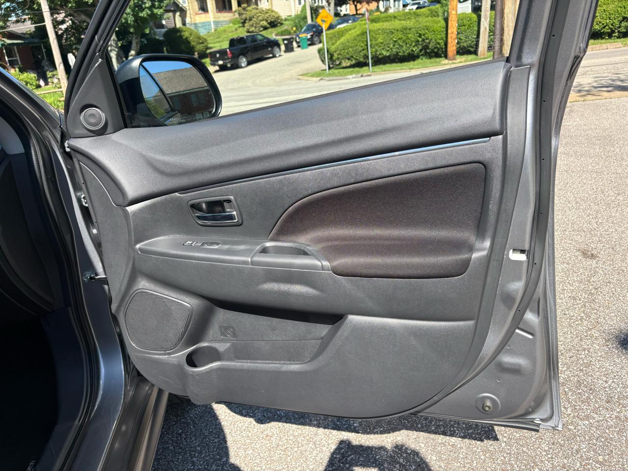Mitsubishi Outlander Sport 2.0 ES 4WD 2024