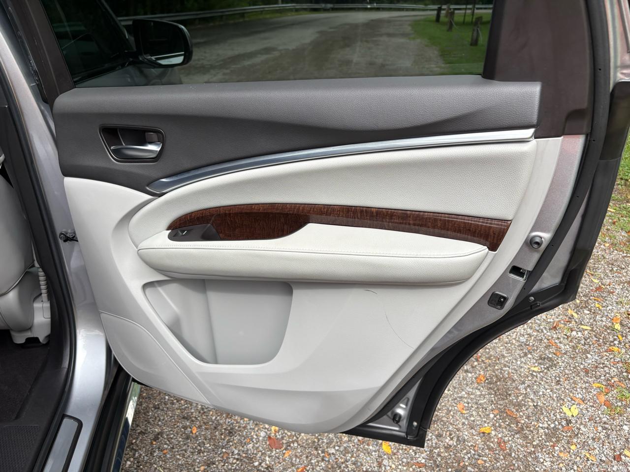 Acura MDX SH-AWD 9-Spd AT 2020