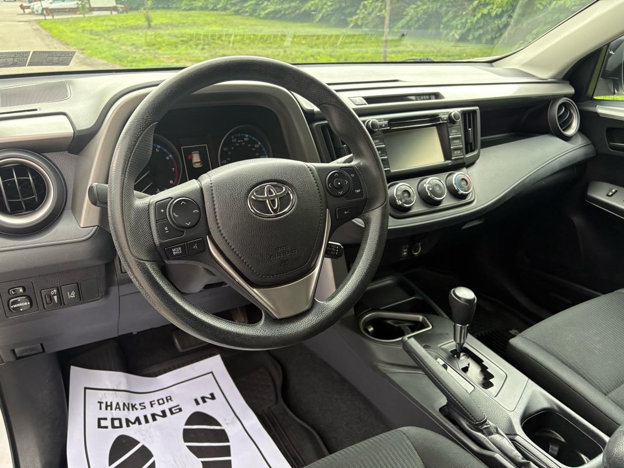 Toyota RAV4 LE AWD 2017