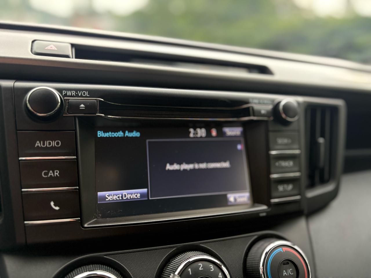 Toyota RAV4 LE AWD 2017