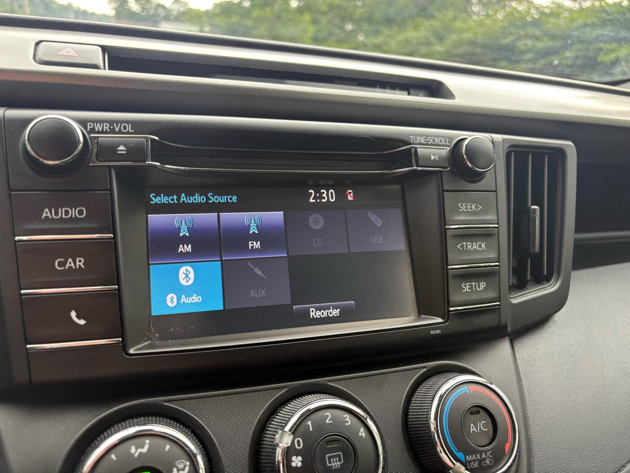 Toyota RAV4 LE AWD 2017