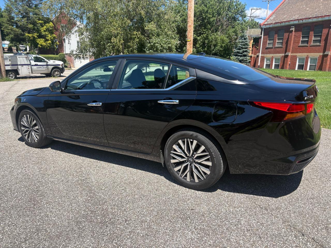 Nissan Altima 2.5 SV 2025