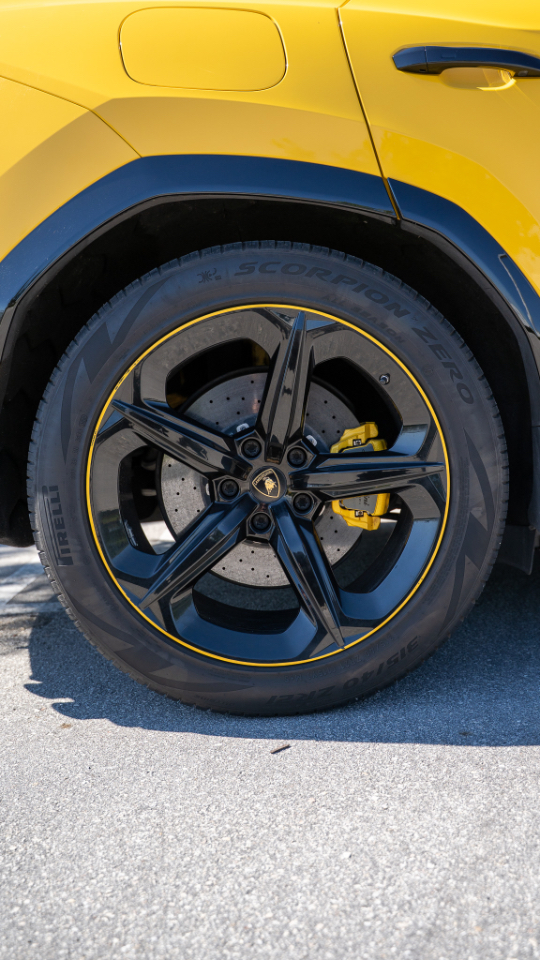 Lamborghini Urus AWD 2020