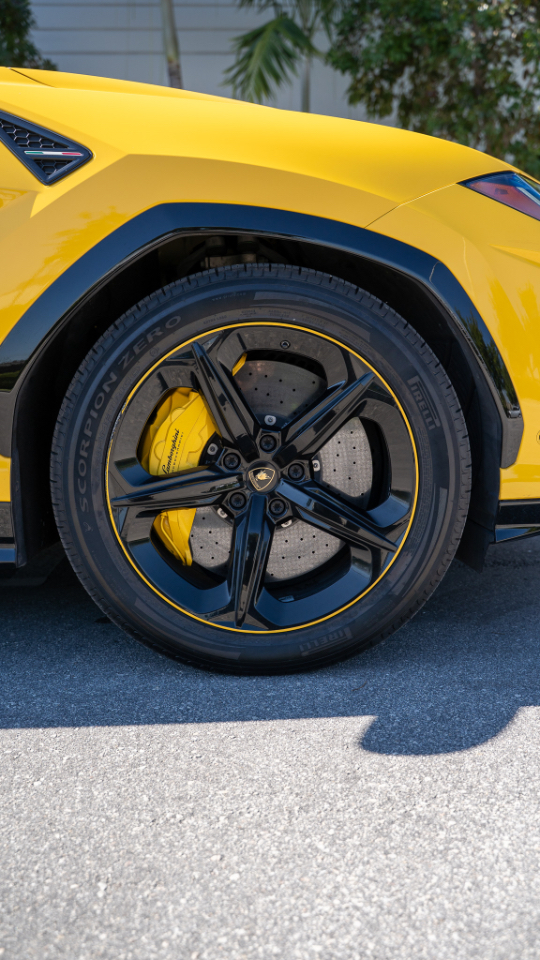 Lamborghini Urus AWD 2020