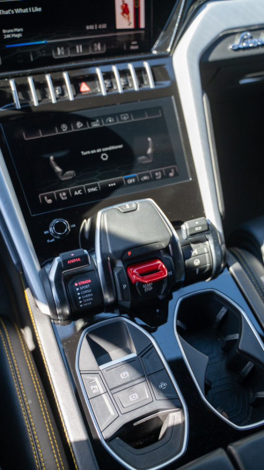 Lamborghini Urus AWD 2020