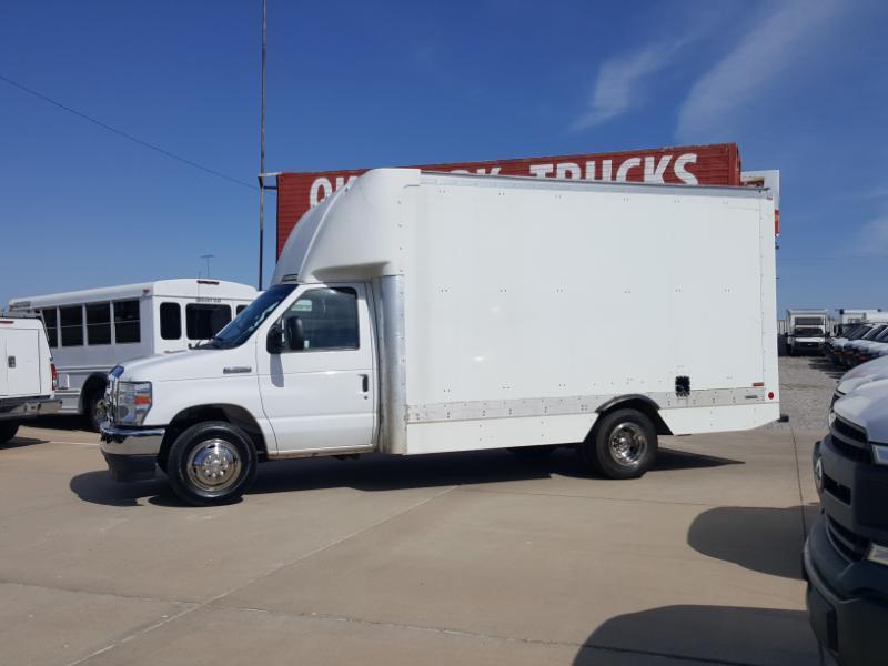 Ford Econoline E-350 Super Duty 2021