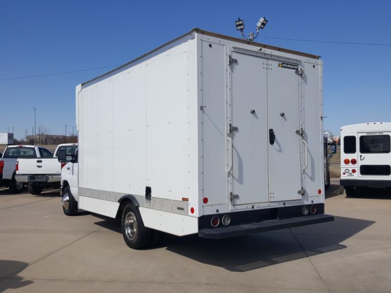 Ford Econoline E-350 Super Duty 2021