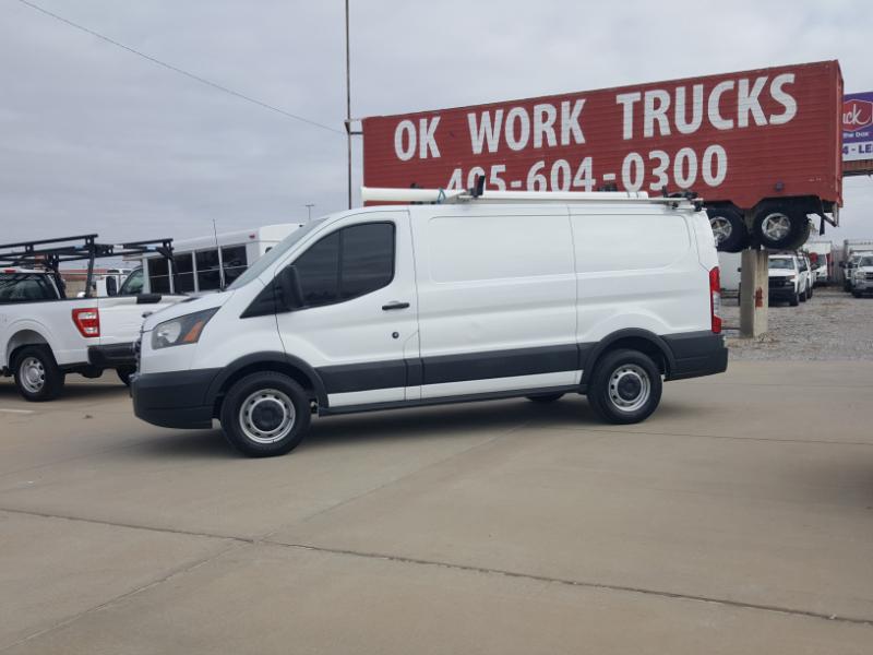 Ford Transit 150 Van Low Roof 60/40 Pass. 130-in. WB 2017