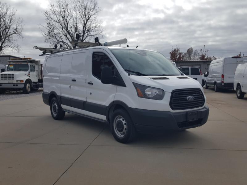 Ford Transit 150 Van Low Roof 60/40 Pass. 130-in. WB 2017