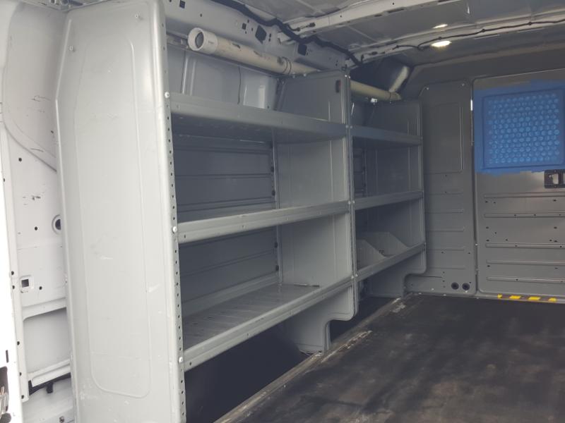 Ford Transit 150 Van Low Roof 60/40 Pass. 130-in. WB 2017