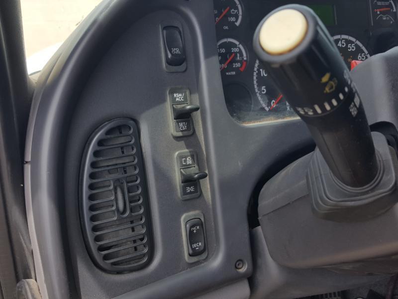 Freightliner M2 106  2017