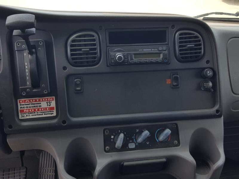 Freightliner M2 106  2017
