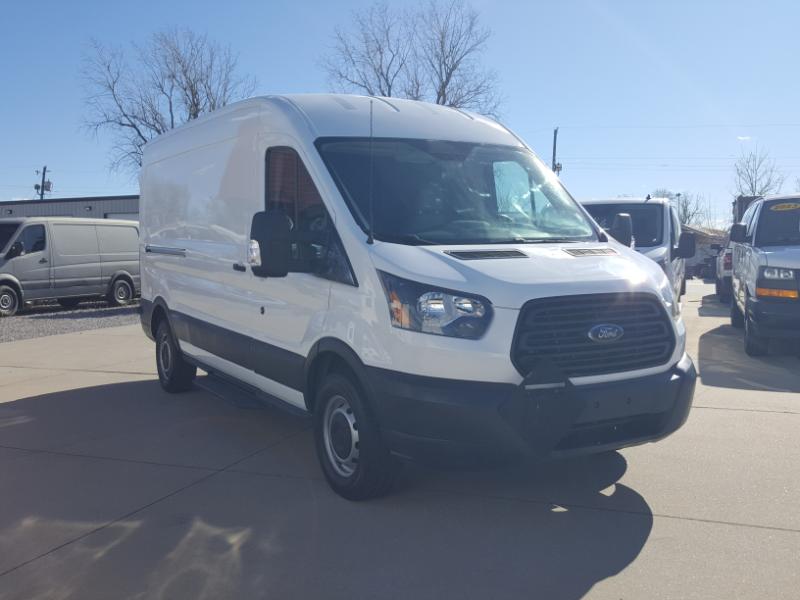 Ford Transit 250 Van Med. Roof w/Sliding Pass. 148-in. WB 2018
